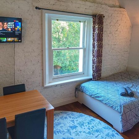 Mezzanine Style Studio Apartment 8 London Bagian luar foto